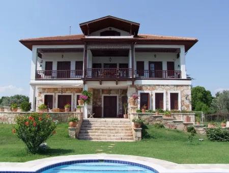 Dalyan Satılık Malikane Dalyan 12,338M2 Arsa İçinde Satılık Lüks Villa